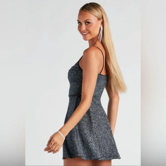 green emerald velvet dress Windsor Sparkly Allure Glitter Knit Lace-Up Midi Dress in Navy Blue | Size: M main image 1